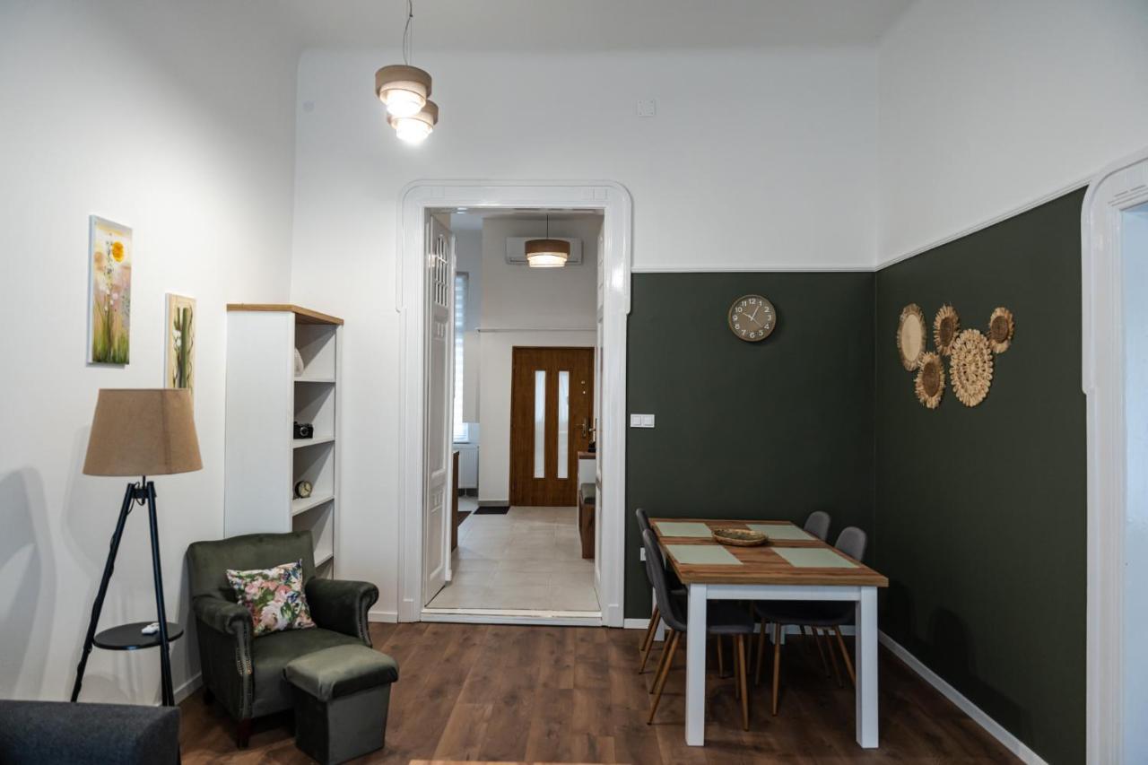 Volenter Lux Apartment Uno Baja Esterno foto